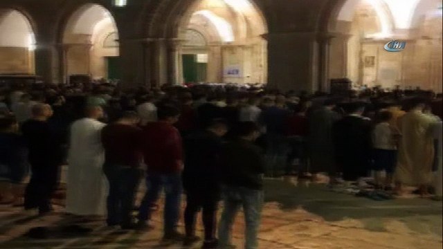 - Mescid-i Aksa’da İlk Teravih Namazı Kılındı