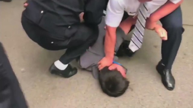 중국 공안, 인권변호사 취재하던 홍콩기자 폭행 / YTN