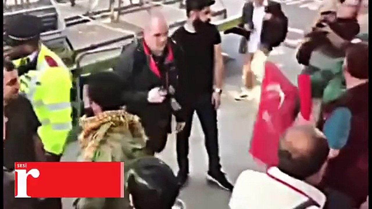 Türk bayrağını teröristlere vermeyen kadın