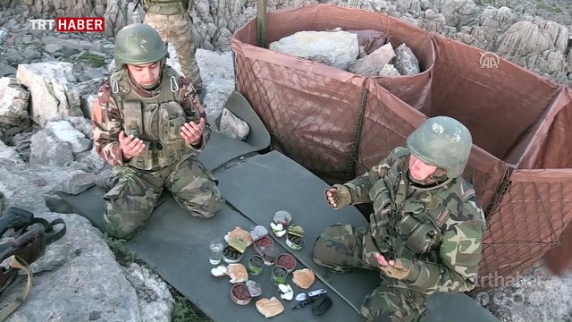 İlk iftarı sınırdaki Mehmetçik açtı