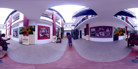 Ismaël Lô interprète "Tajabone" dans la maison Ousmane Sow