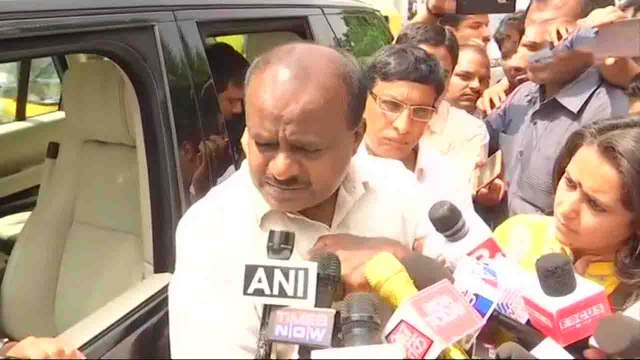 Kumaraswamy कर रहे Congress, JD(S) MLA का Safeguard, BJP के MLA Purchasing का डर | वनइंडिया हिन्दी