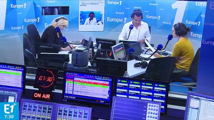 Centres des impôts saturés : "je n'ai jamais vu autant de monde"