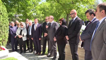 Mustafa Yücel Özbilgin mezarı başında anıldı - ANKARA