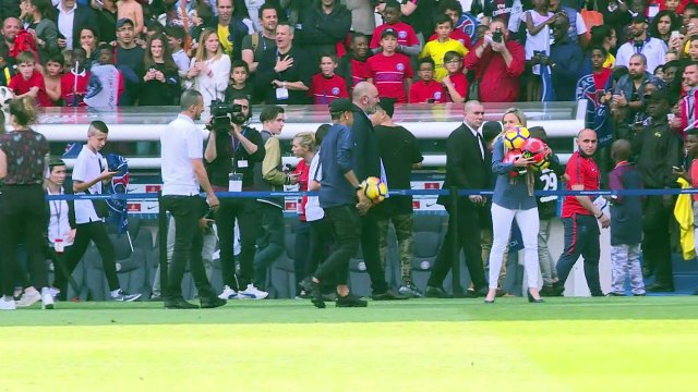 Football: Neymar s'invite à la séance d'entraînement du PSG