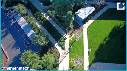 ما رائكم  بهذا الريبوت الذي يوصل المنتجات الى المنازل !