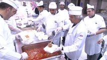 Beyoğlu Belediyesi Vatandaşlara Sıcak Yemek Ulaştırmak İçin Çalışıyor