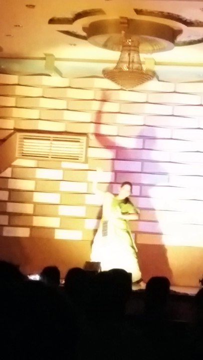 dance by a beautyfull lady
