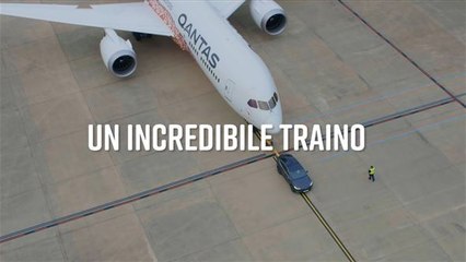 Una Tesla vs. un boeing 737 della Qantas: chi vince?
