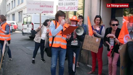 Descargar video: Quimper. Les employés des Ehpad manifestent pour les conditions de travail