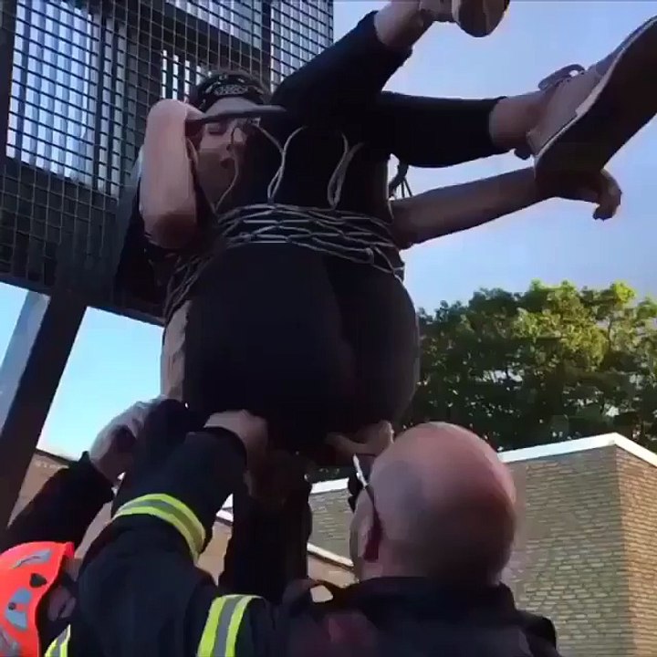 Blocata in cosul de baschet