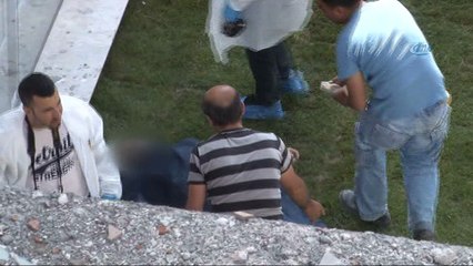 4. kattan düşen inşaat işçisi öldü