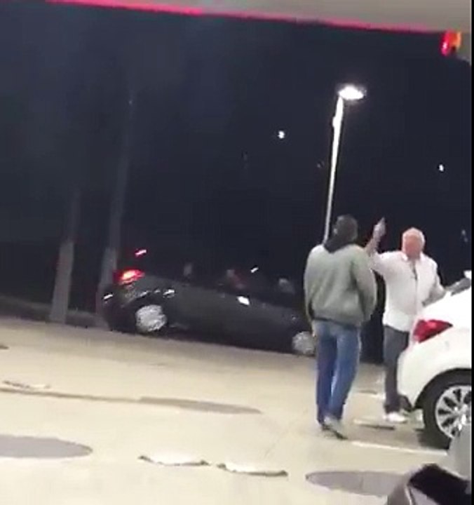 Suposto video do Antônio Fagundes embriagado apanhando de segurança
