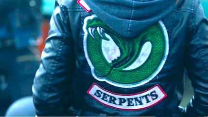 RIVERDALE 2x22 Season Finale *Chapter Thirty-Five: Brave New World* Jughead becomes the Serpent King