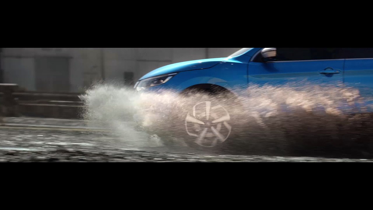 Notícias ao Minuto - Yerry Mina atrapalhou-se com a bola e mandou árbitro ao chão