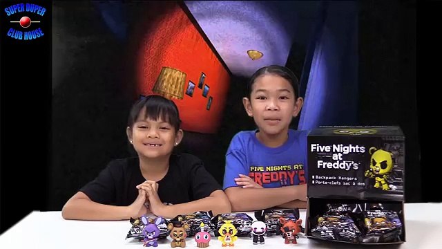 Five Nights At Freddys Backpack Hangers - Unboxing 10 Mystery Blind Bags