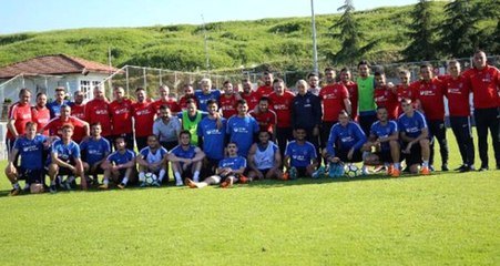 Trabzonsporlu Futbolcular Rıza Çalımbay'a Veda Etti