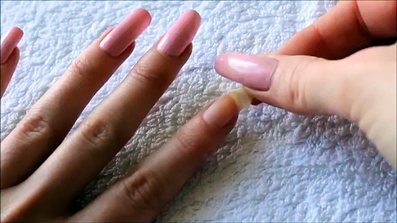 ✔ How To Fix A Broken Nail!