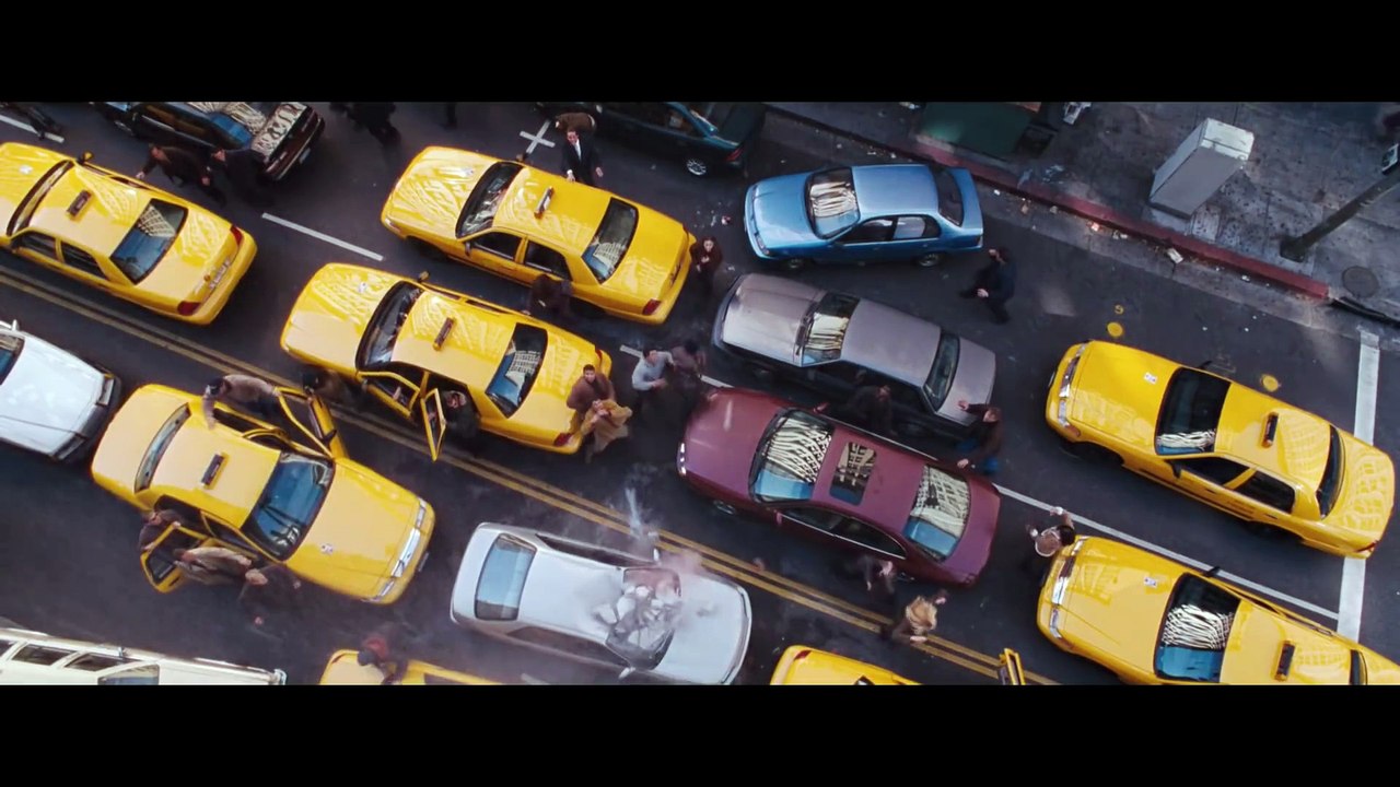 Spider-Man vs Doctor Octopus - Saves Aunt May - Fight Scene - Spider-Man 2 (2004) Movie Clip HD