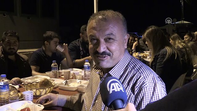 Polis aileleri kontrol noktasında sahur yaptı - ADIYAMAN