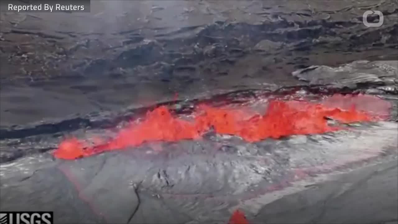 Hawaii Community Hangs On In Shadow Of Fiery Volcano