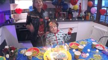 JOYEUX ANNIVERSAIRE FANTIN 8 ans - Gâteau & cadeaux d'anniversaire en famille - Démo Jouets