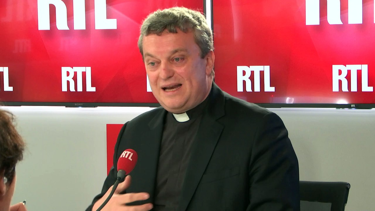 "Nous ne pouvons pas mettre les migrants dehors comme des chiens", lance Benoist de Sinety