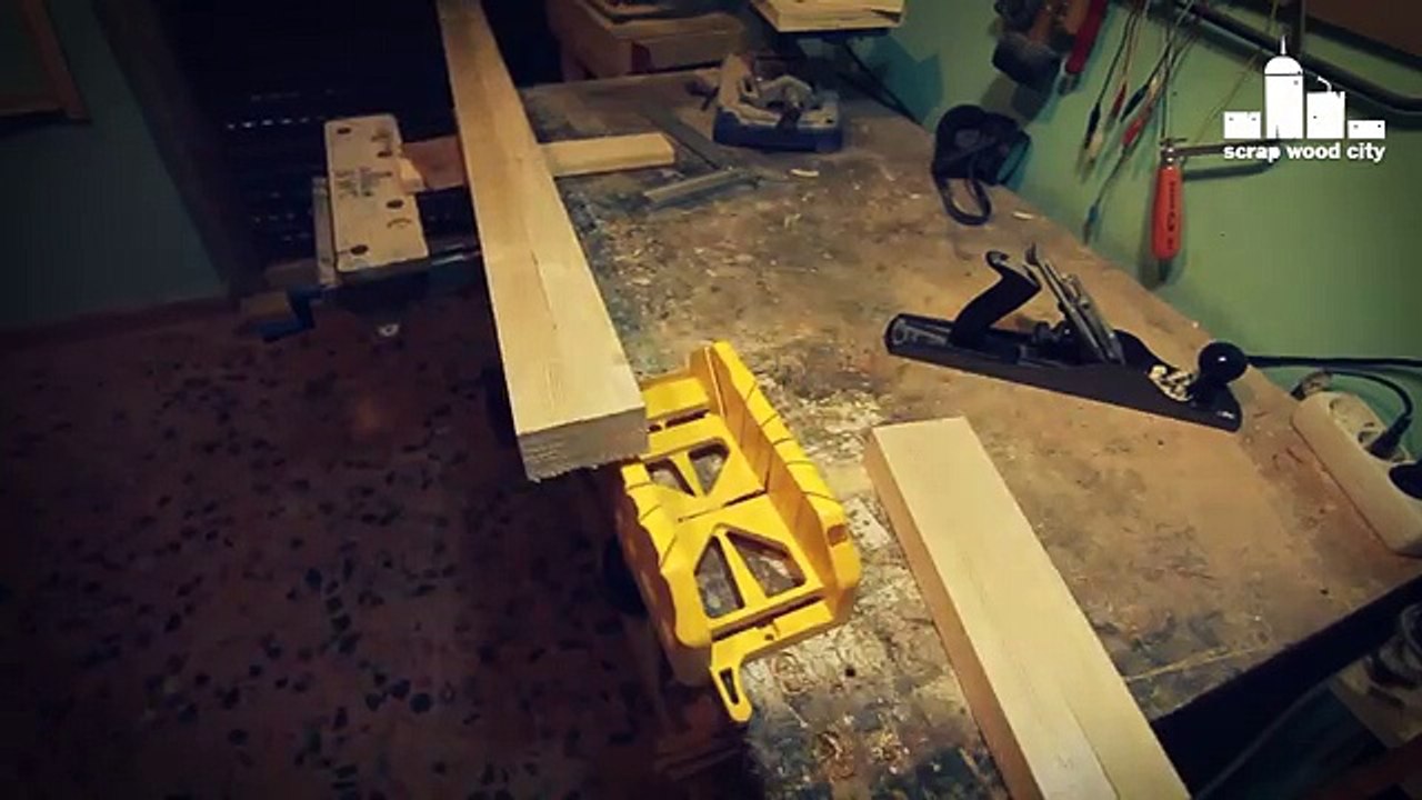 How to make a DIY fretless electric bass guitar