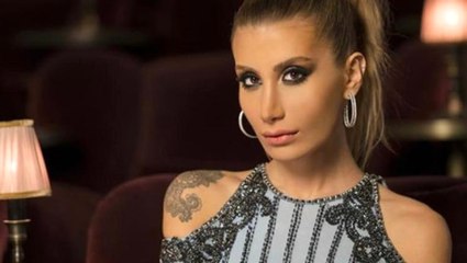 İrem Derici Kendisine İkizi Kadar Benzeyen Carmella'nın Fotoğrafını Paylaştı