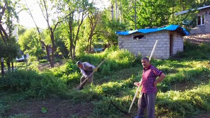 Köylülerin Ramazan ayında tarla mesaisi havadan görüntülendi