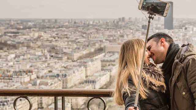 Zodiac Signs Compatibility: इन राशियों के लोग आपस में ना करें Date, पड़ सकता है भारी | Boldsky