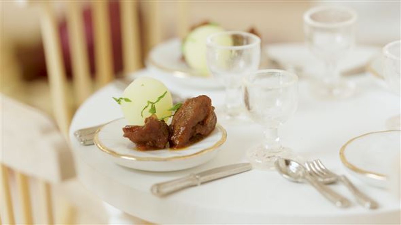 Für den kleinen gaumen: starkoch zaubert gulasch in puppenküche