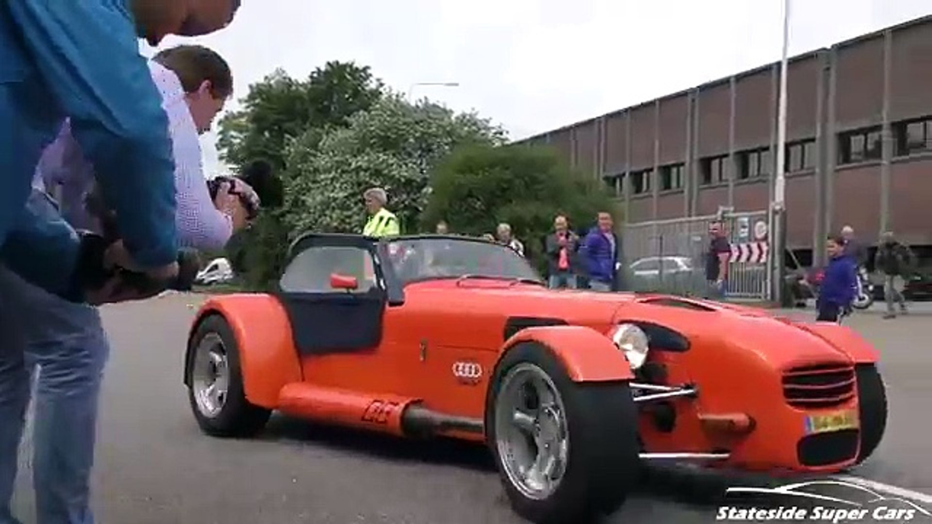 Cars Leaving Amsterdam Cars&Coffee-BURNOUTS!