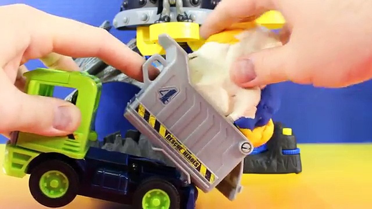 Imaginext Batman Mech Vs. Joker Jet Play-doh Tossing Exploding POP Harley Quinn