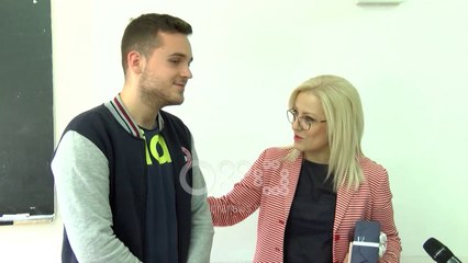 Ora News - Nikolla vizitë maturantit që fitoi medaljen e Bronzit për Matematikë në Beograd