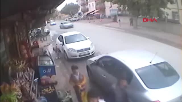 Konya Otomobilin Çocuğa Çarpma Anı Kamerada