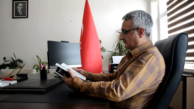 'Muhabir' kitabı gazetecilik öğrencilerinin temel kaynağı oldu - ERZURUM