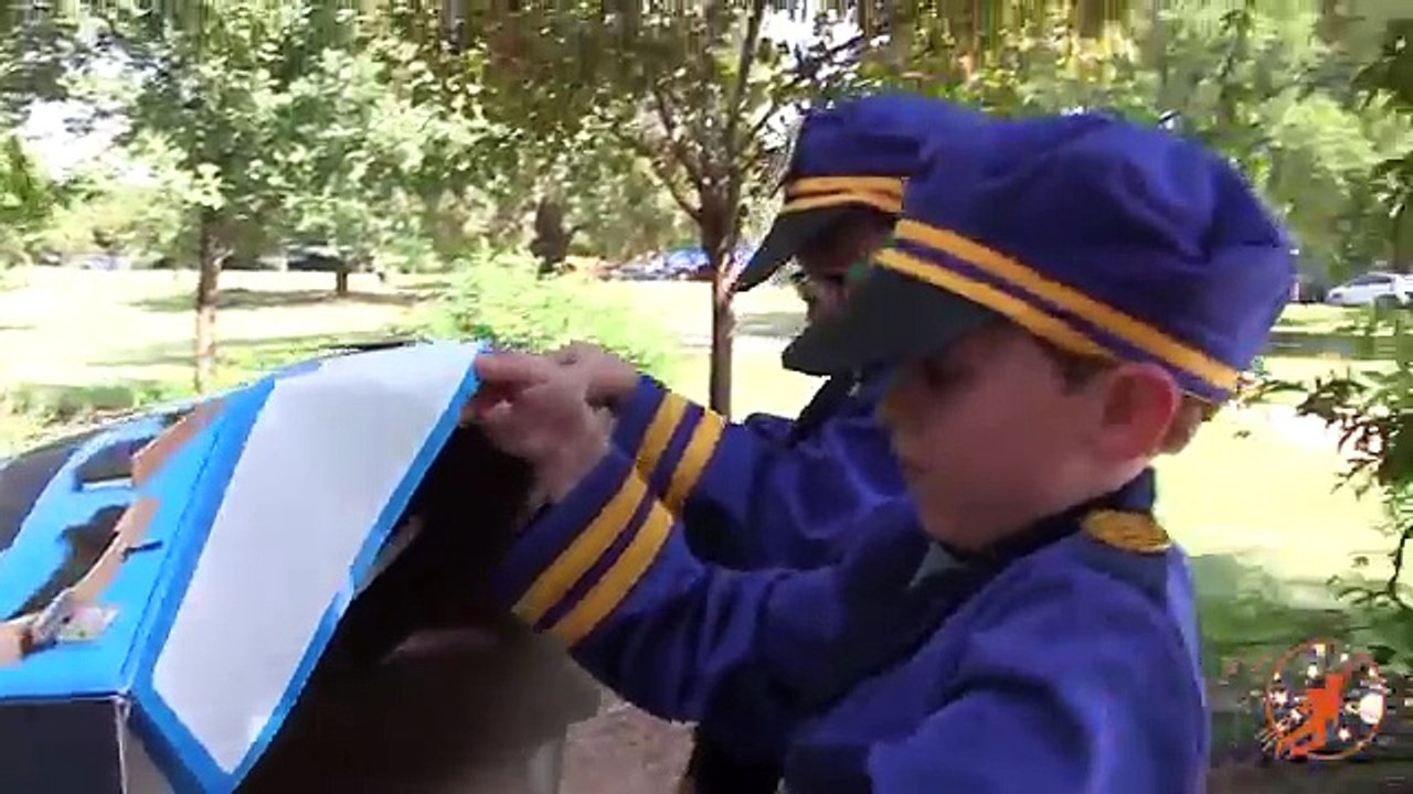 Playmobil Police Station Unboxing + Toy Review - Kid Police Kid Cops Lego Police Car Fun w/ Heroes!