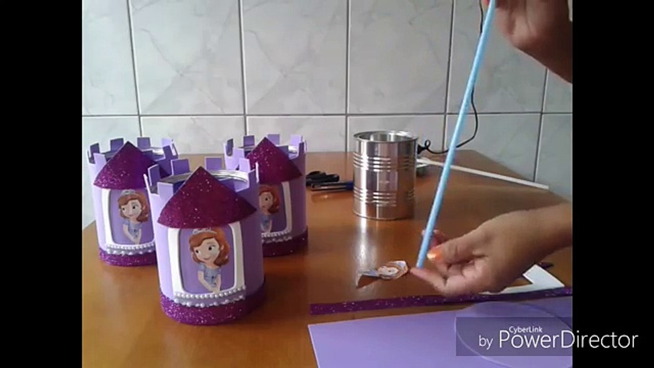 Centro de mesa com lata de leite e Eva. (princesa Sofia)