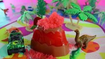 Toy volcano eruption *Volcano Blast* with our mini dinosaur toys collection & volcanoes for kids