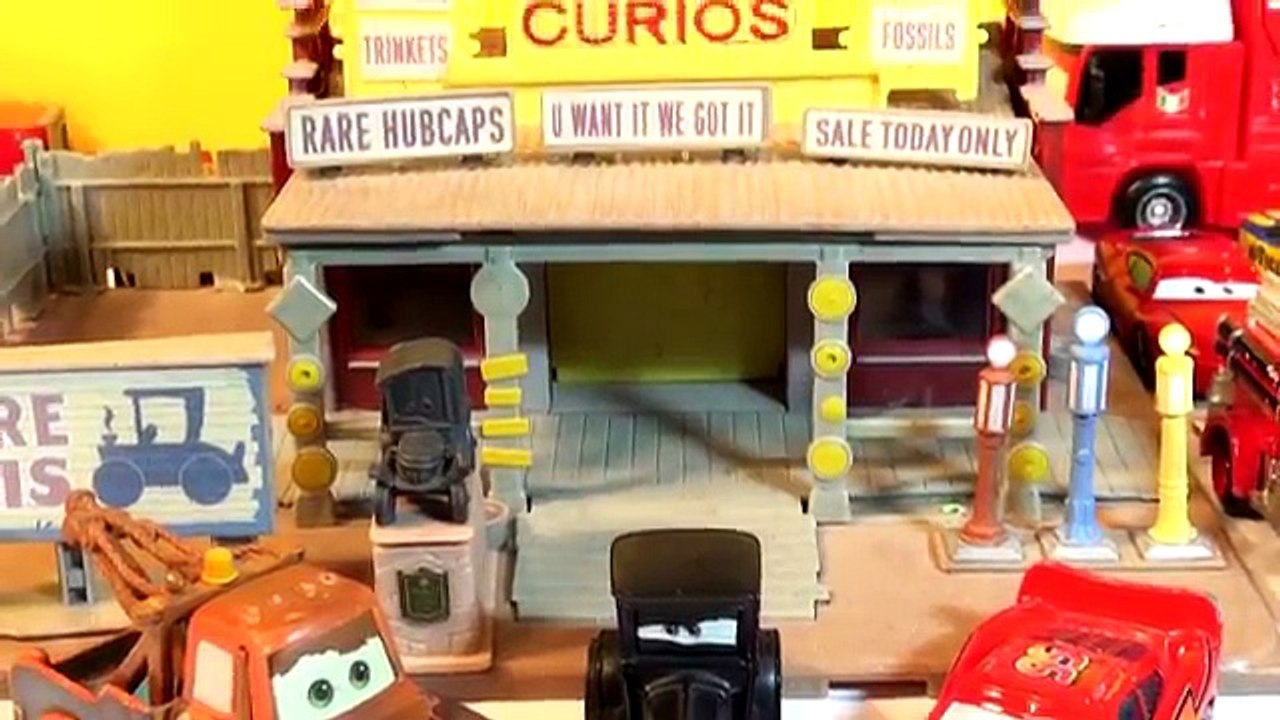 Disney Pixar Cars Charer Encyclopedia with LIZZIE, Mater, Red, Stanley and Lightning McQueen