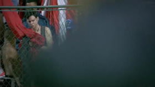 Kiper Depertivo Lara Curiel Mendapat Lemparan Saat Penalti