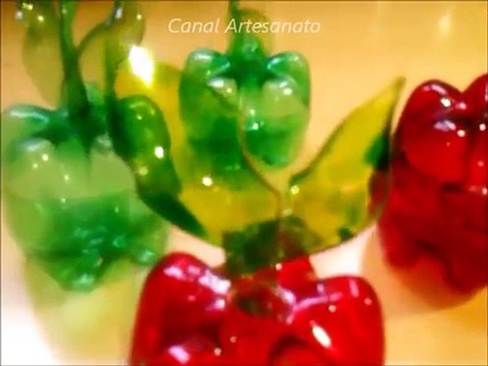 Como fazer uma maçã de garrafa pet e pintar elas as deixando um colorido transparente