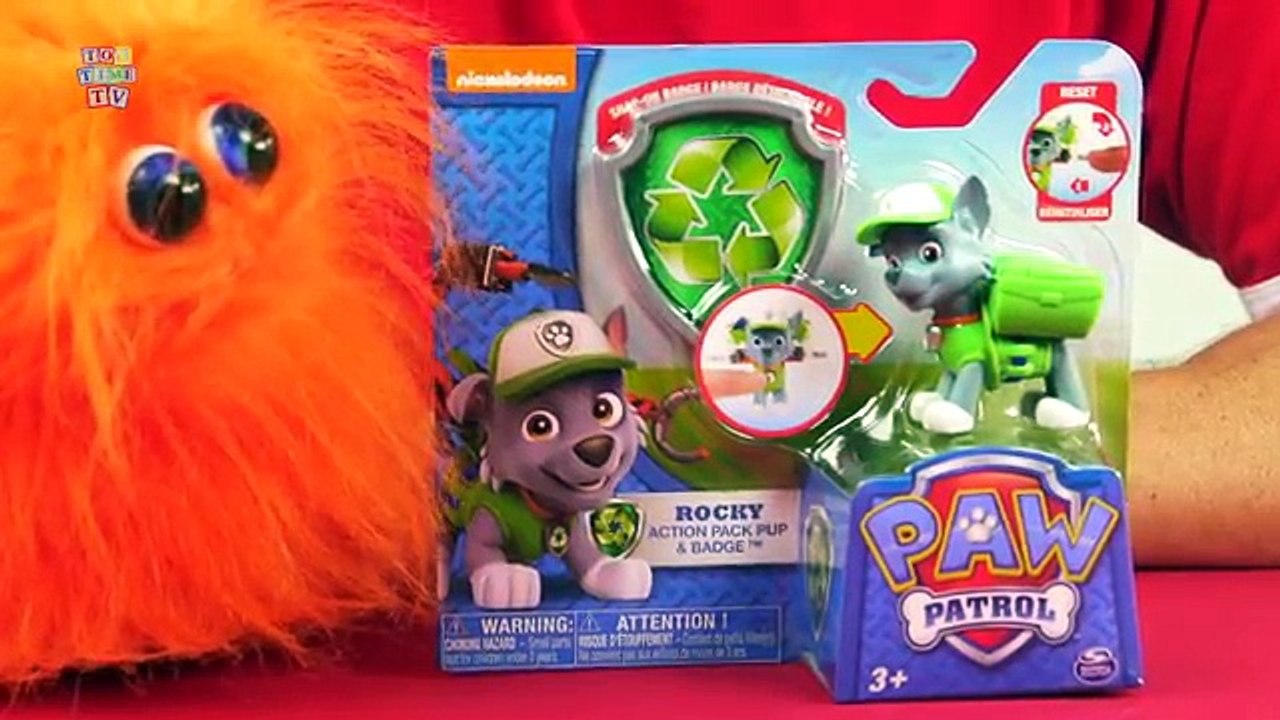 Paw Patrol Rocky Action Pack Pup and Badge Figure Review [Nickelodeon]