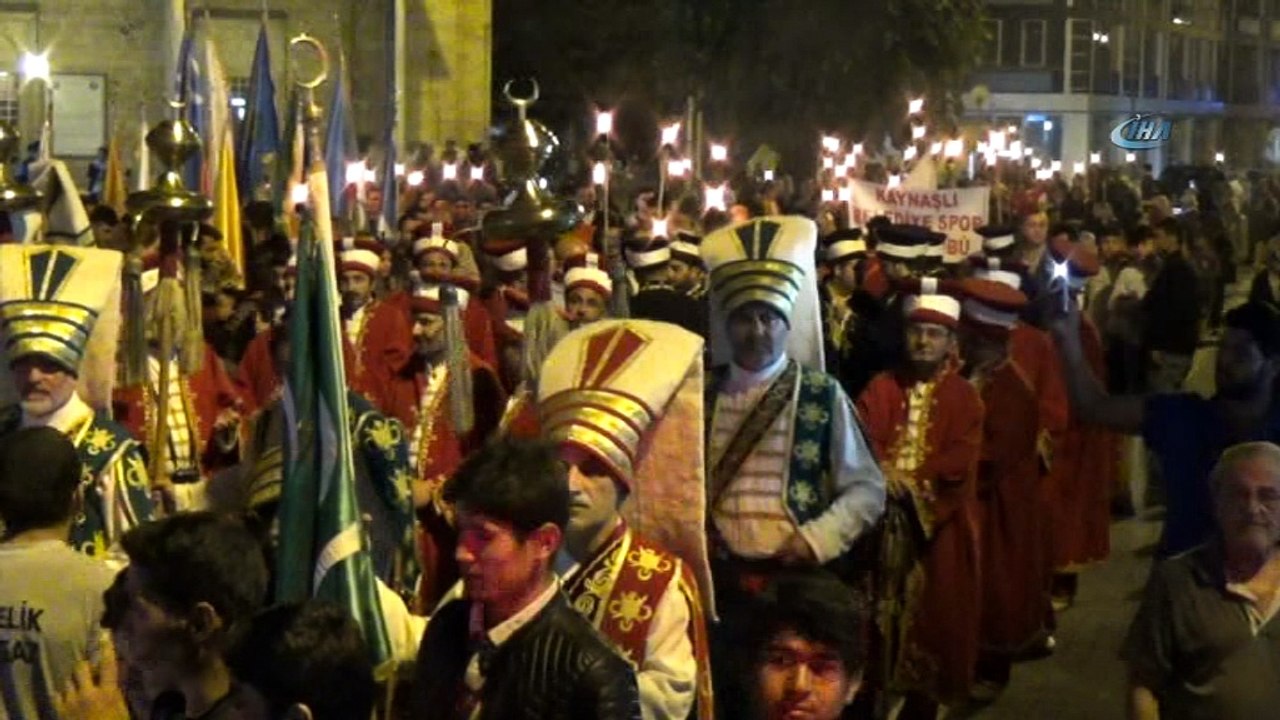 19 Mayıs kutlamaları Fener Alayı ile başladı