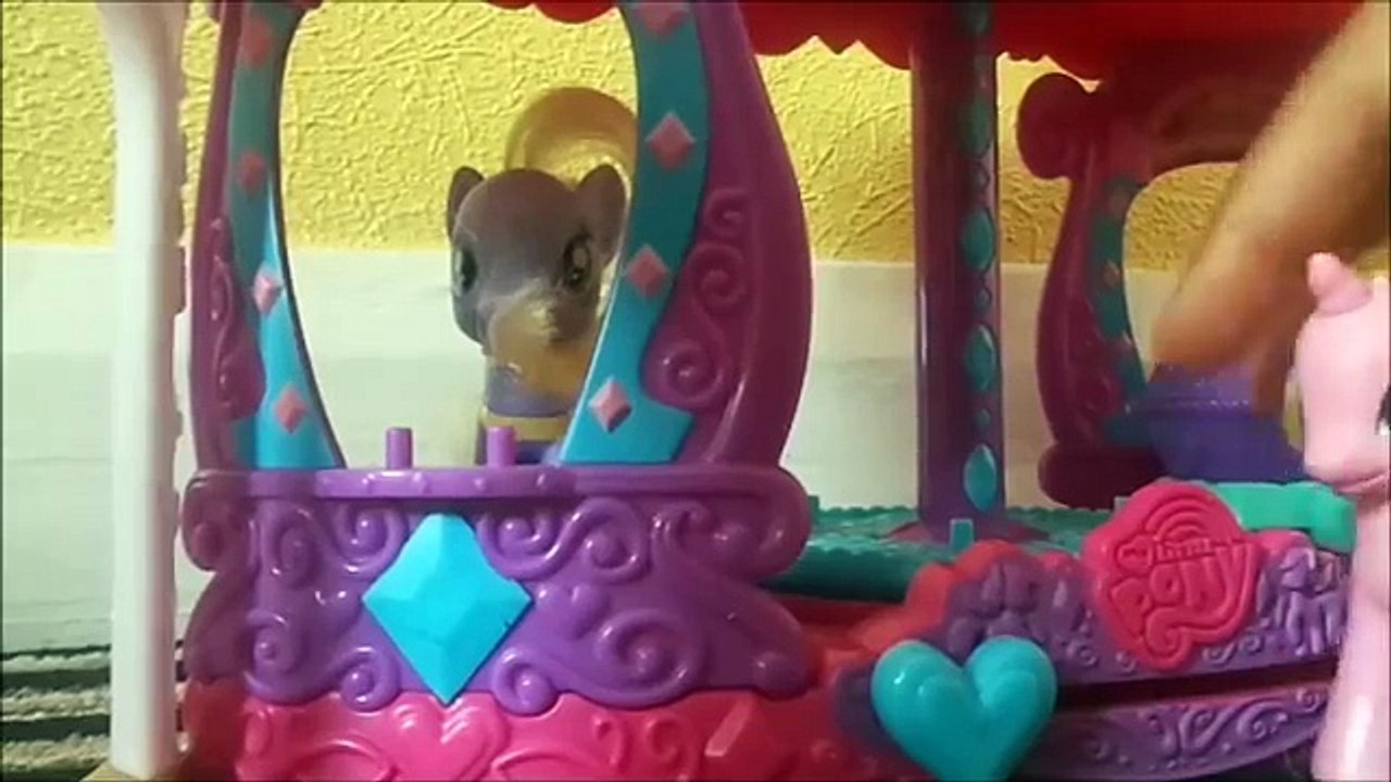 MLP Life as a Princess: 7 (At the mall?)