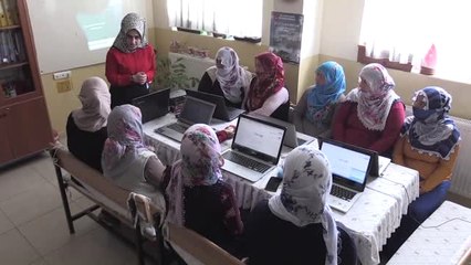 Köylü Kadınlara, Çocuklarını İnternetin Zararlarından Koruma Eğitimi