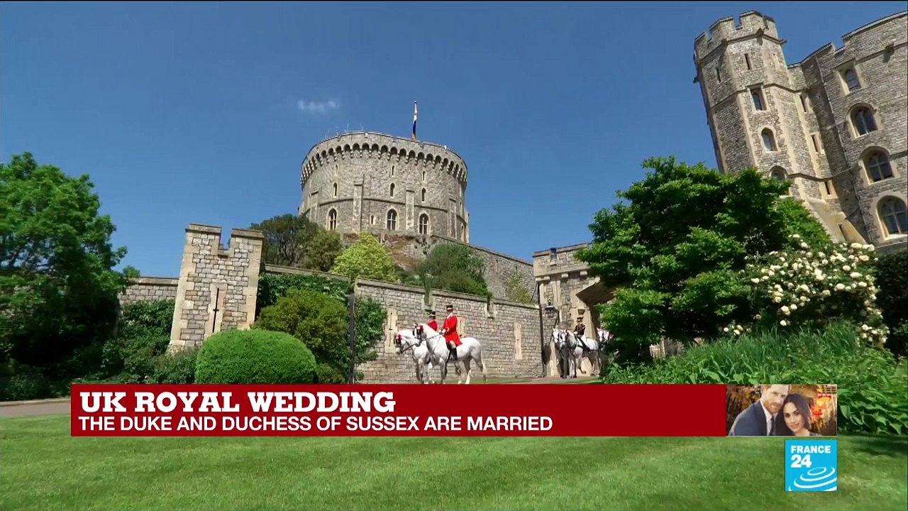 Duke and Dutchess of Sussex start their open-carriage tour