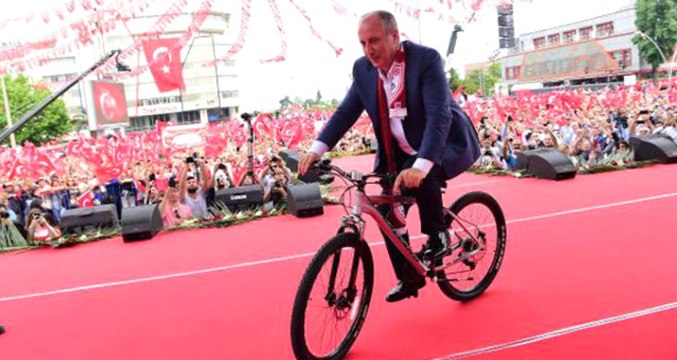Muharrem İnce'ye Makam Aracı Olarak Bisiklet Hediye Edildi