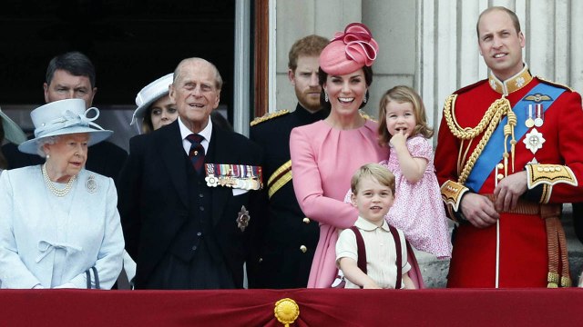 Prince Harry & Meghan Markle Royal Wedding: Annual Expenses of British Royal Family | FilmiBeat